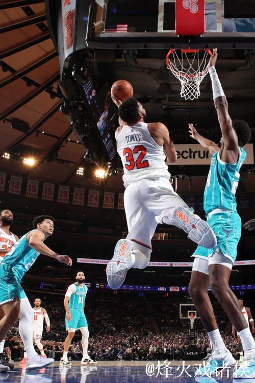 唐斯27+16助尼克斯终结黄蜂7连败 雷霆狂胜猛龙